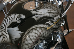 HARLEY-DAVIDSON JX^yCg@24S