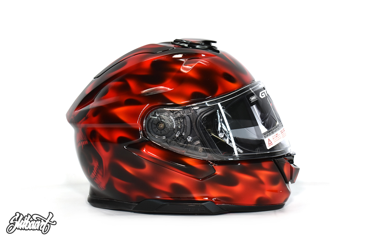 SHOEI GT-Air3をベースにリアルフレイムスのペイント制作の施工事例1
