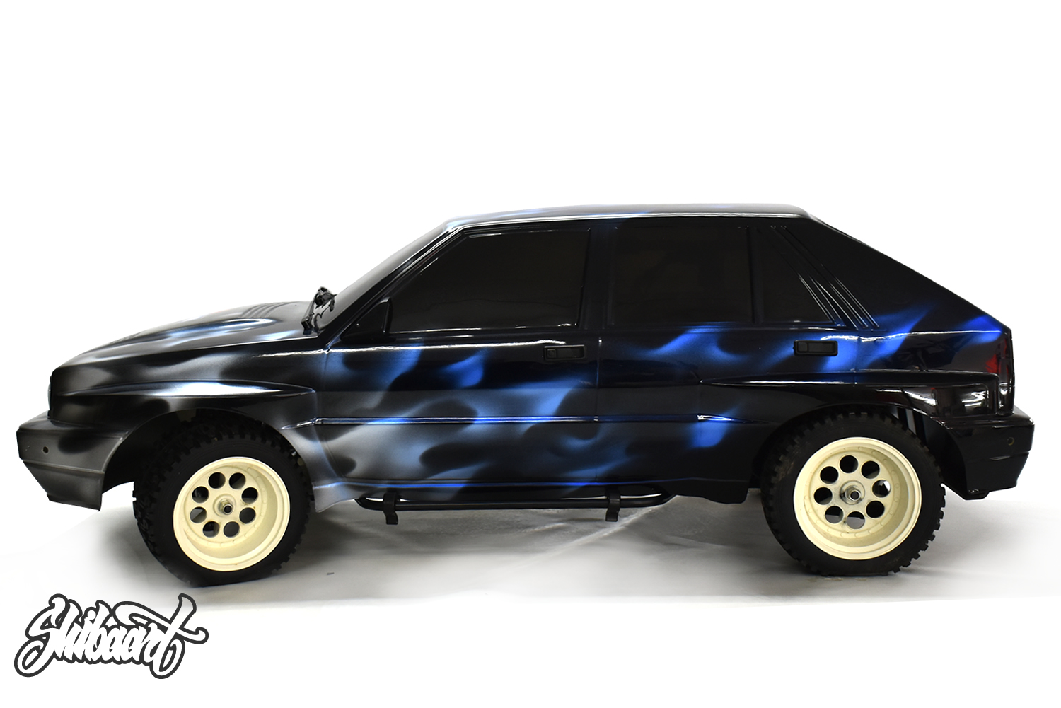 KYOSHO/京商 ランチアデルタ インテグラーレ 16V スケール 1/5 リアルフレイムスのペイント制作の施工事例1